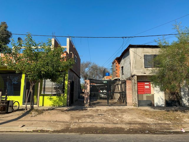 Yoel Delgado fue atacado a balazos en la boca de uno de los pasillos ubicados sobre Presidente Quintana