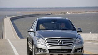 Un pibe de 13 años le sacó el auto al padre y cruzó Europa para ver a su familia biológica