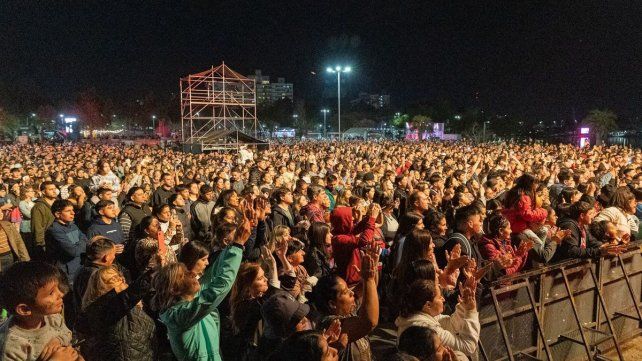 Día de la primavera y el día del estudiante en Santa Fe: Bándalos Chinos cerrará este lunes el Fan Fest