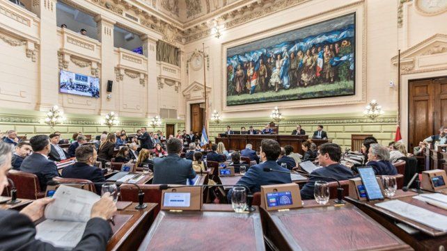 La Convención le dio luz verde a una nueva configuración de los poderes Legislativo y Ejecutivo de la provincia. La Convención le dio luz verde a una nueva configuración de los poderes Legislativo y Ejecutivo de la provincia.