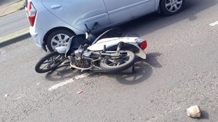 Paraná: una motociclista murió arrollada por un colectivo