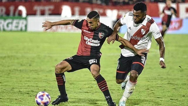 River Plate espera por un apremiado Newells para cerrar la cartelera de domingo en la Liga Profesional.