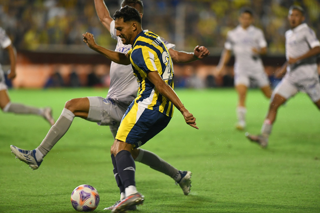 Central no brilló, le ganó 1 a 0 a Godoy Cruz y sumó su tercer triunfo seguido en el Gigante