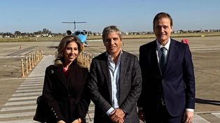 Romina Diez y Marcos Peyrano junto al ministro Luis Caputo: Seguiremos recortando impuestos para que continúe bajando la pobreza