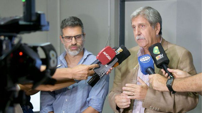 Autoridades del Ministerio de Salud realizaron una conferencia de prensa para detallar la situación epidemiológica en la provincia de dengue