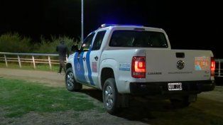 Buscan a un pescador que cayó al río a la altura del Barquito de Papel