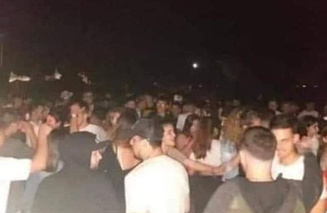 Multitudinaria fiesta en inmediaciones del Cementerio Municipal.&nbsp;