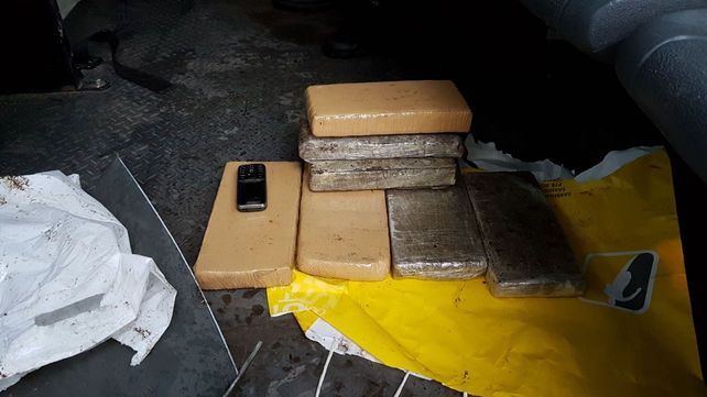 Aprehendieron a una pareja con más de siete kilos de marihuana