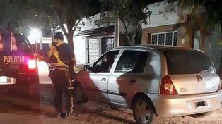 Una pareja fue detenida por circular en el horario de restricción