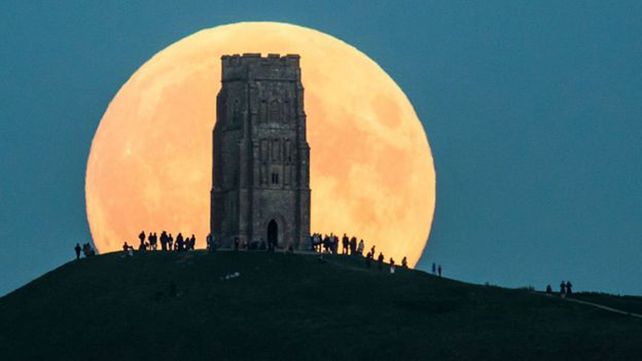 Así se ve la Superluna por el mundo