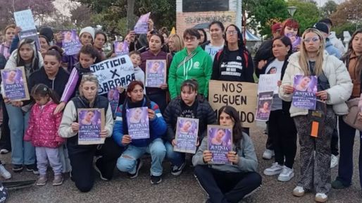 Femicidio de Bárbara Aragón en Rosario: desgarradoras despedidas, bronca y un fuerte reclamo de justicia