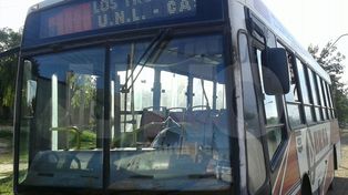 Dos delincuentes robaron a los pasajeros de un colectivo