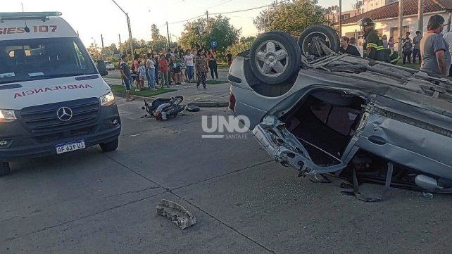 Un violento triple choque entre los conductores de tres vehículos dejó como saldo tres heridos: un bebé