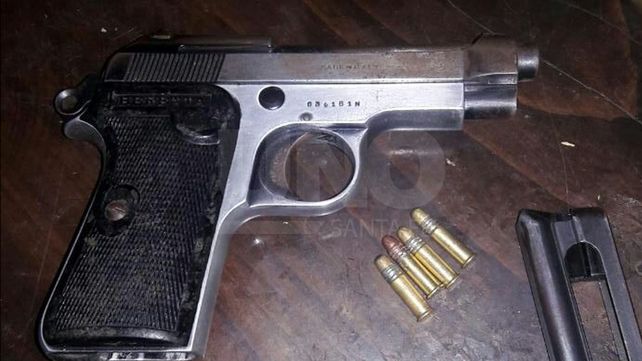 Tiroteo con tres detenidos y el secuestro de dos armas de fuego cargadas