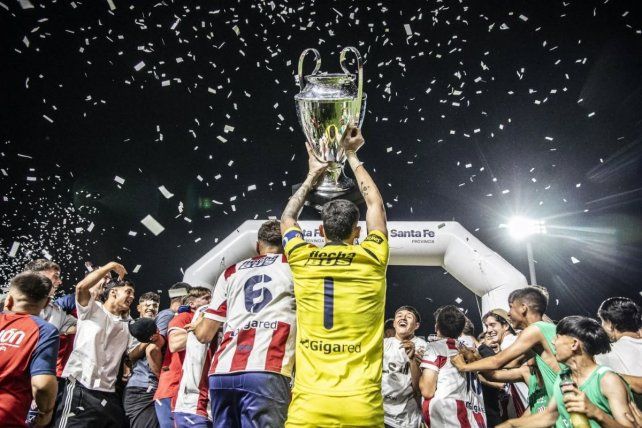 Vazzoler, DT de Unión, tras ganar la Copa Santa Fe: Los chicos lo merecían