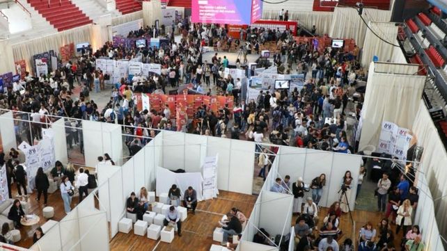 Más de 5.500 inscriptos y unos 1.300 encuentros concretados: el gobierno definió como un éxito la Expo Empleo