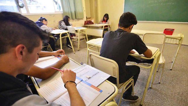 Salario docente: el Gobierno nacional fijó el sueldo mínimo en $500.000