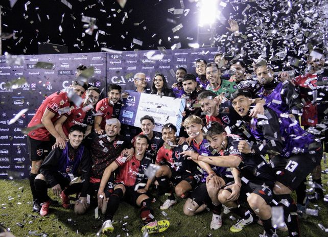 Newells fue puro corazón y goles para saltar a los cuartos de final de la Copa Argentina