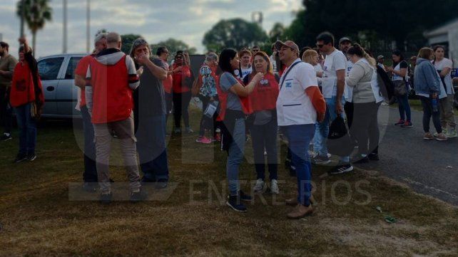 Gremios y movimientos sociales protestan contra la Ley Bases en el Túnel
