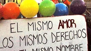 Los homosexuales ganan derechos en la Argentina del todo o nada