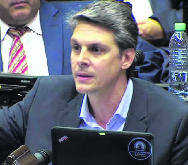 diputado. Grandinetti realizó una grave acusación al gobierno.