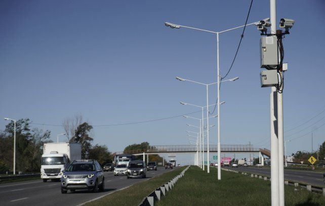 El proyecto original establecía el recambio de unas 3.500 luminarias del sistema de sodio por el recambio a tecnología led con un ahorro energético.