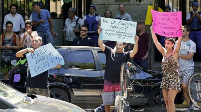 Polémica. La suspensión de las rave marplatenses generó protestas contra el intendente Carlos Arroyo.&nbsp;