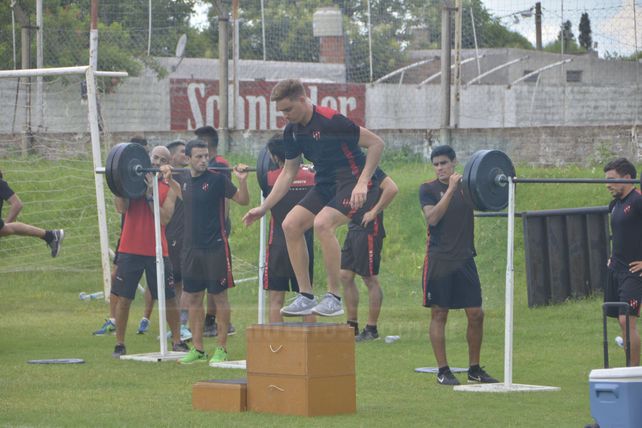 Intenso. El trabajo físico sigue dominando la escena en las prácticas. Por la tarde hay algo de fútbol.&nbsp;