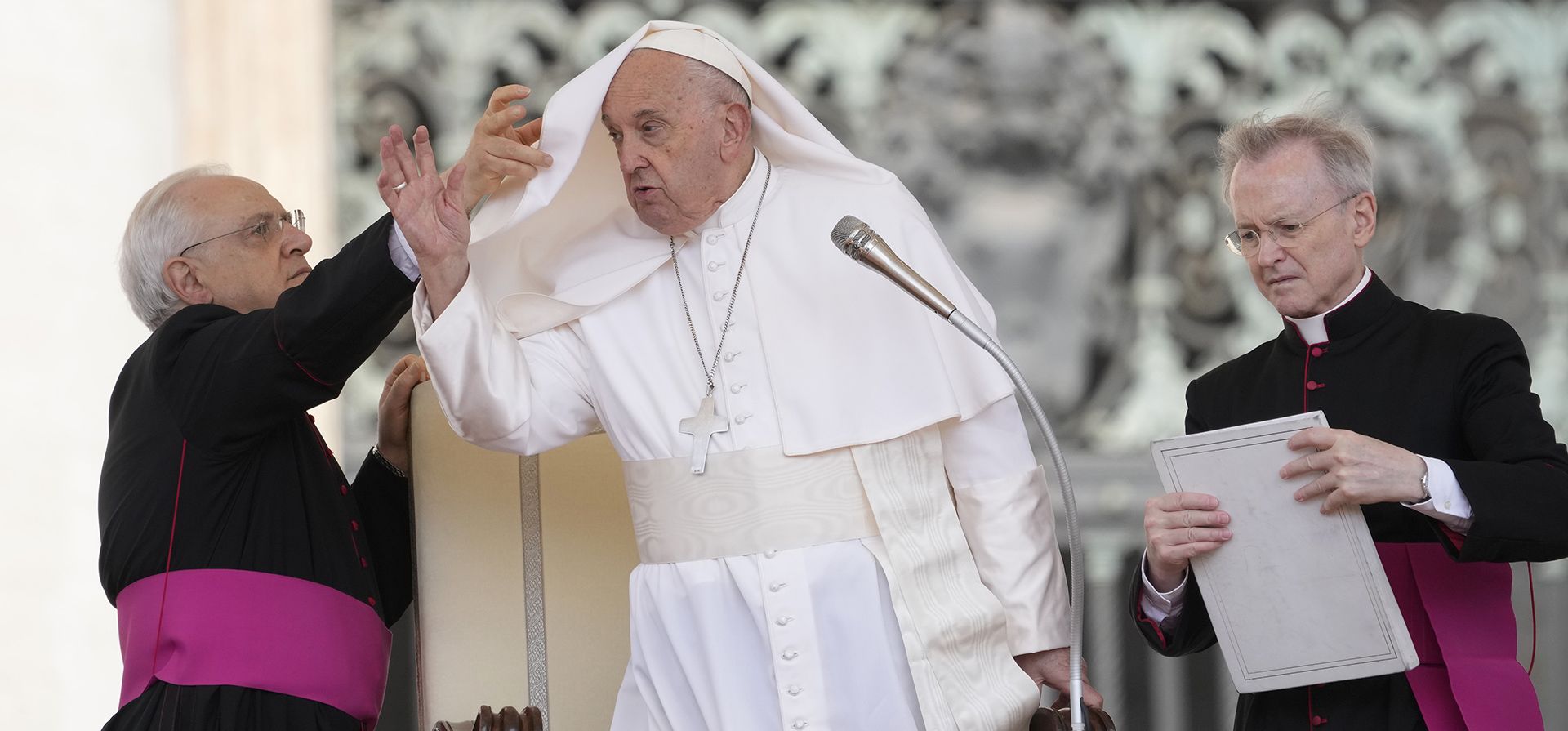 El Papa Francisco celebra su audiencia general semanal en la Plaza de San Pedro, en el Vaticano, el miércoles 22 de mayo de 2024. (Foto AP/Andrew Medichini) El Papa Francisco celebra su audiencia general semanal en la Plaza de San Pedro, en el Vaticano, el miércoles 22 de mayo de 2024. (Foto AP/Andrew Medichini)