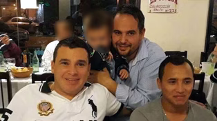 Benegas, al centro, junto a Esteban Alvarado y el sicario Laferrara, en un evento familiar.