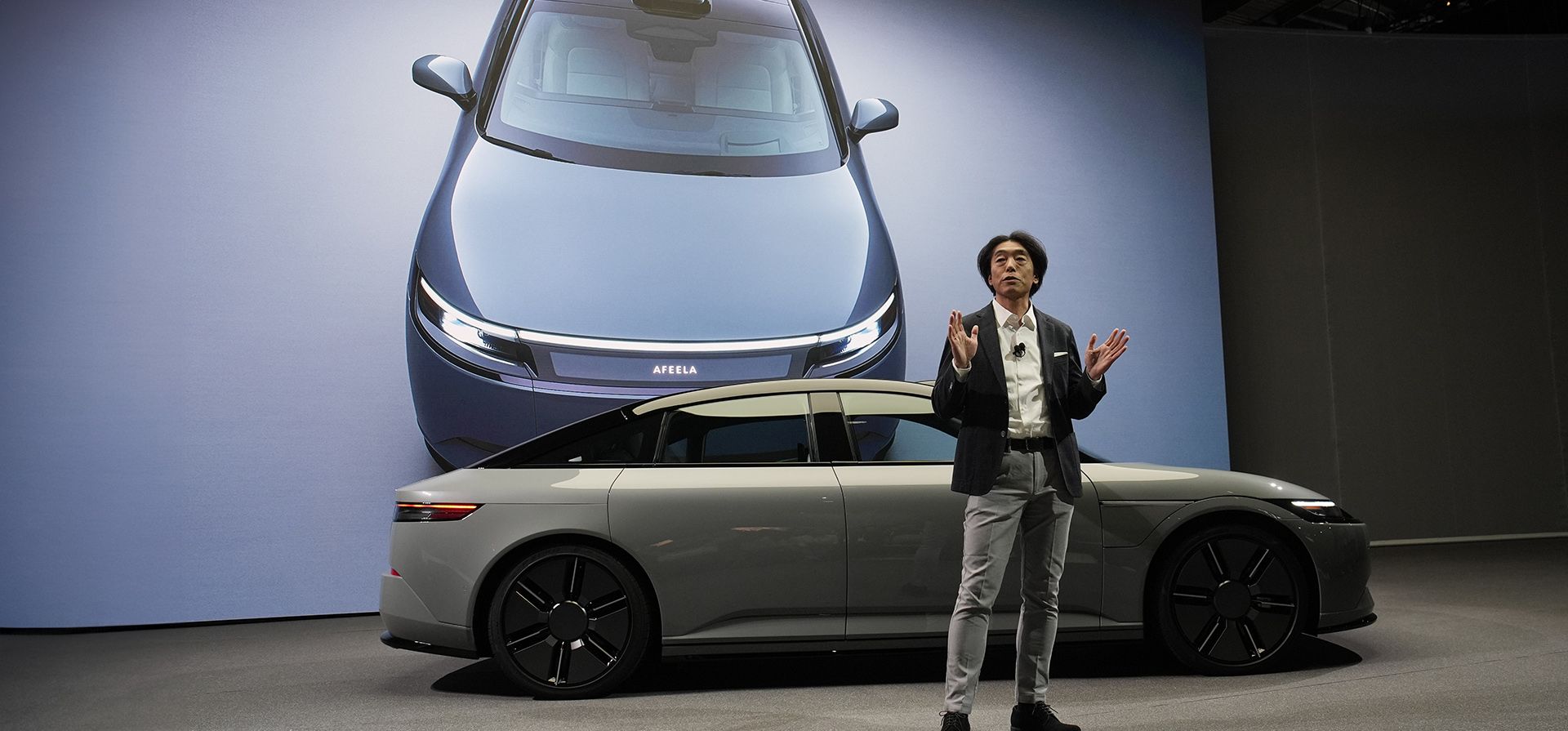 Izumi Kawanishi, presidente y director de operaciones de Sony Honda Mobility Inc., habla durante una conferencia de prensa de Sony antes de la feria tecnológica CES el lunes 8 de enero de 2024 en Las Vegas. (Foto AP/John Locher)
