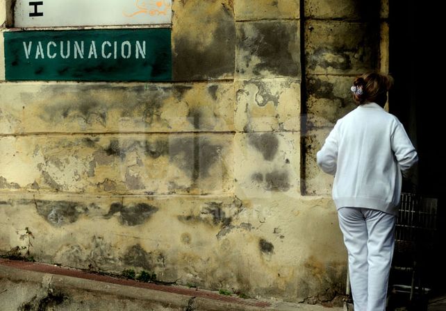 Sin dosis. El hospital Iturraspe se quedó sin vacunas antigripales esta mañana. Foto: Mauricio Centurión / UNO Santa Fe