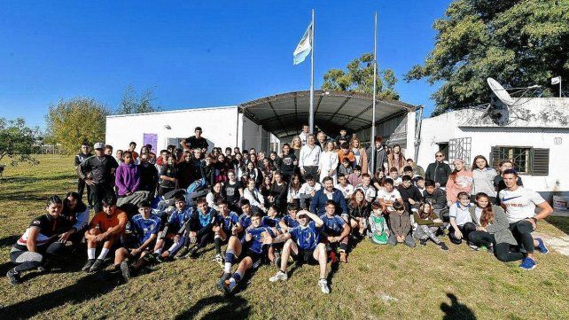 Laura Stratta recorrió escuelas de Las Tunas y de Viale