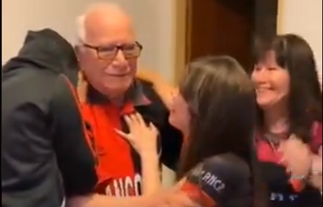La emoción que se hizo viral de un abuelo al ver a Colón campeón