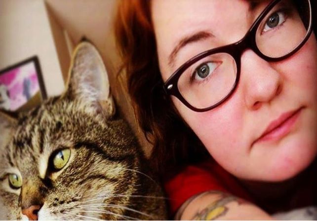 Turista capta el ataque mortal de una leona a editora de Game of Thrones
