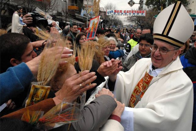 “La elección de Jorge Bergoglio nos interpela como argentinos”