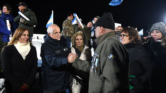 Malvinas: una multitud se congregó en la vigilia en Tierra del Fuego