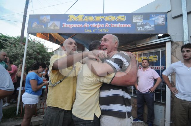 Más de cien personas se manifestaron frente a una empresa de turismo por presuntos incumplimientos