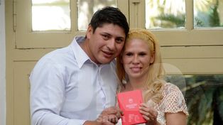 Nada de supersticiones: la pareja que se casó hoy en Santa Fe no le teme a la mala suerte