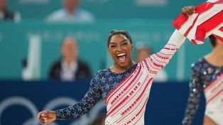 La gimnasta estadounidense Simone Biles sigue haciendo historia en el mundo del deporte.