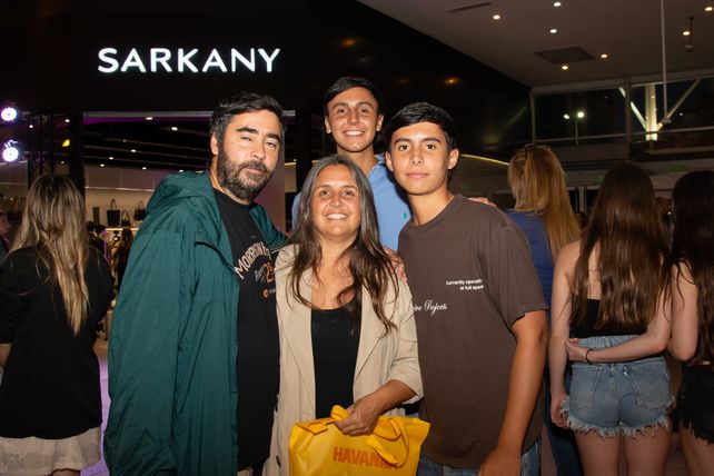 Santiago Adolfo, Eduardo Mulhall y Malala Cunha Ferre