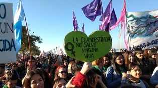Un nuevo “pañuelazo” en la Costanera a favor de la ley del aborto