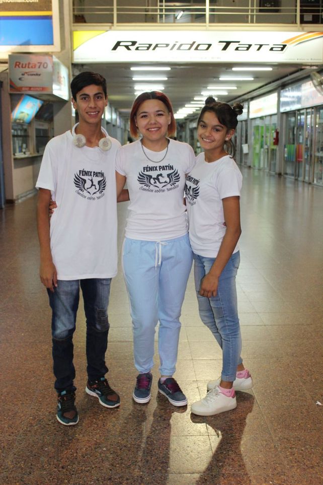 Promotora. Lisandro y Martina junto a Lourdes Luly Albaristo