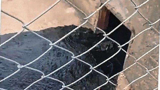 Brugo: Por contaminación de una empresa, no se habilita la playa