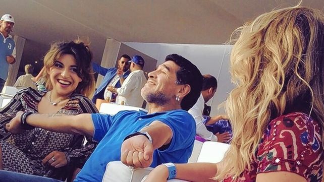 Los hijos de Maradona reactivaron las redes del Diez a manera de homenaje