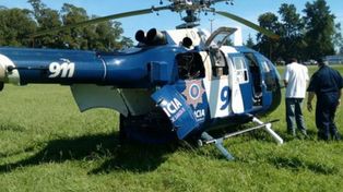Uno de los helicópteros de la policía provincial que serán subastados.