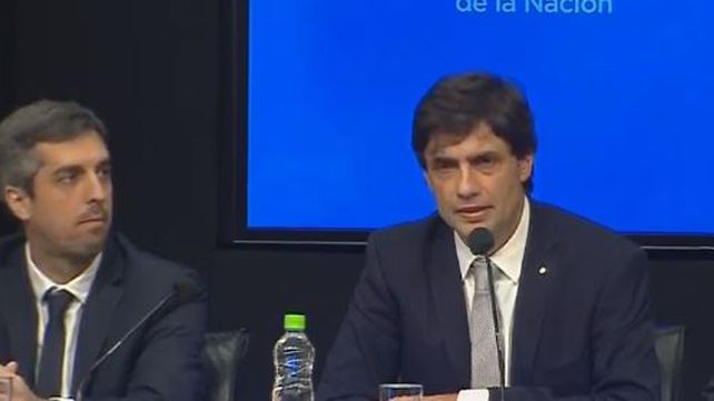 En su primera conferencia de prensa