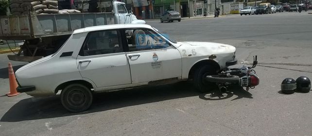 El choque se produjo en una de las esquinas más transitadas del este paranaense. Foto UNO&nbsp;Edgardo Comar.&nbsp;
