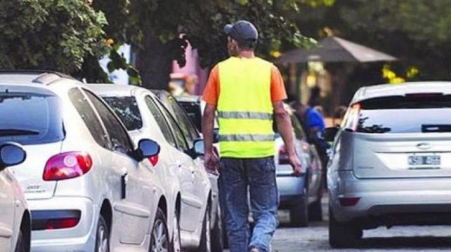 San Lorenzo dispuso la prohibición de la actividad de los cuidacoches en la ciudad. 