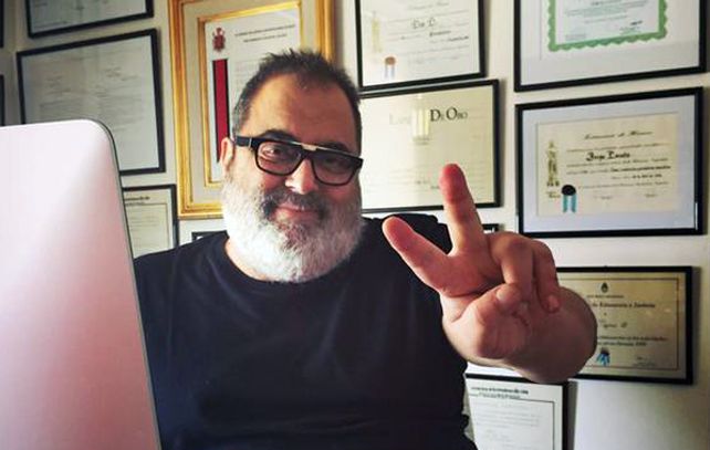 Jorge Lanata volvió a recibir la medicación de los primeros días y en quince días se someterá a una nueva biopsia.